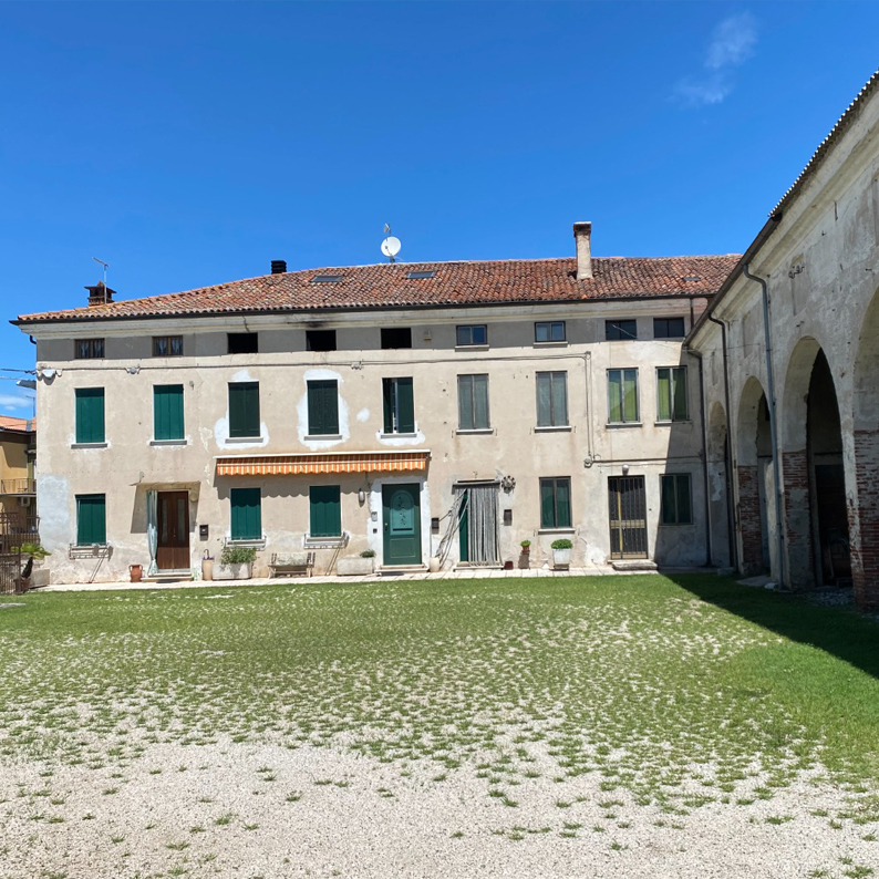 THIENE - CASA AFFIANCATA DA RISTRUTTURARE